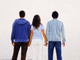 Nên chọn người mình yêu hay người yêu mình