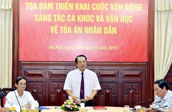 Phó Chánh án Thường trực TANDTC Bùi Ngọc Hòa chủ trì buổi tọa đàm