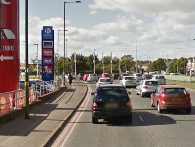 Bị bắt giam vì làm chuyện ấy quá ầm ĩ