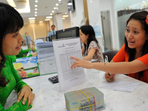 Lãi suất tiền gửi nhích lên