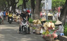 Nạn nhân của việc buôn bán lề đường