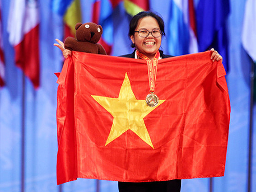  Phạm Mai Phương - Huy chương vàng Olympic Hoá học quốc tế năm 2014 hiện là tân sinh viên của Học viện Công nghệ số 1 thế giới - Massachusetts Institute of Technology University (Mỹ). Ảnh: NVCC.