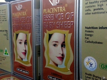 Giật mình phát hiện 20 tấn sữa ong chúa làm đẹp da dỏm