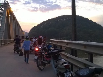 Nam thanh niên nhảy cầu Hàm Rồng tự vẫn