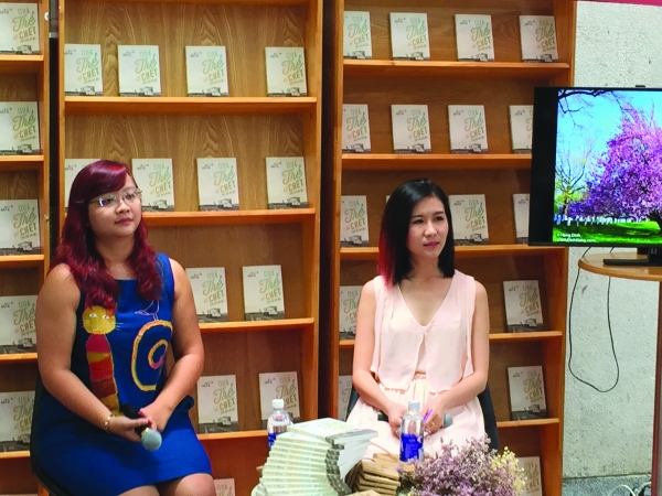 Nhà văn Đinh Hằng Đến Mỹ và thấy quá trẻ để chết