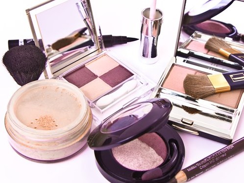 Những hóa chất độc hại tiềm ẩn trong mỹ phẩm của bạn