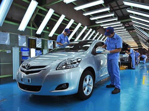 Doạ đánh thêm phí, ô tô oằn mình chống đỡ