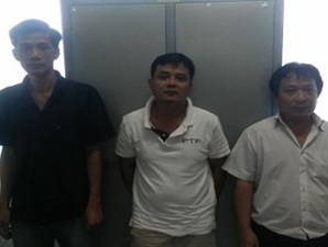 Săn khách say đi taxi để trộm thẻ thanh toán quốc tế