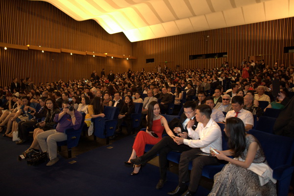 Quyên làm thổn thức triệu trái tim Việt tại Berlin