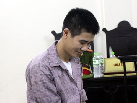 Ôm hai án giết người, gã trai vẫn cười vui vẻ