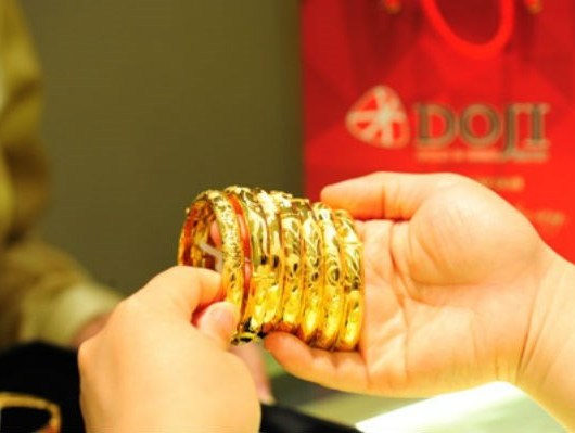 Giá vàng và USD hôm nay 18 6 cùng tăng nhiệt