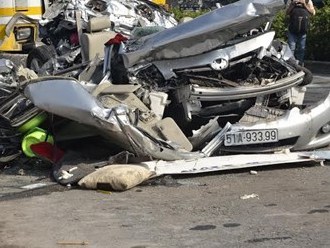 Bắt giam tài xế gây tai nạn làm 5 người chết