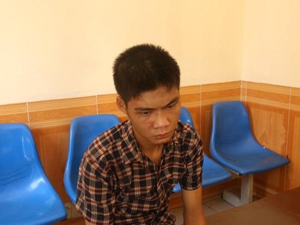 Mang dao vào bệnh viện cướp điện thoại để… mua sữa cho con