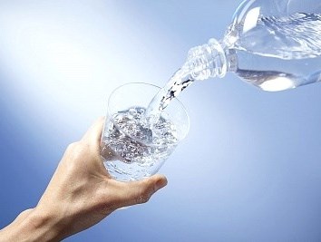 Uống nước sai cách Có thể đột tử, loạn nhịp tim