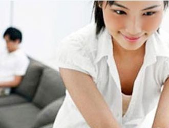 Vợ tôi ngoại tình trước mặt chồng con