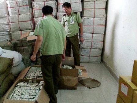 Hà Nội Phát hiện 2 cơ sở sản xuất bao cao su giả