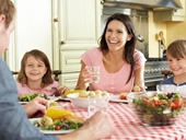 8 quy tắc cho bữa ăn gia đình khỏe mạnh