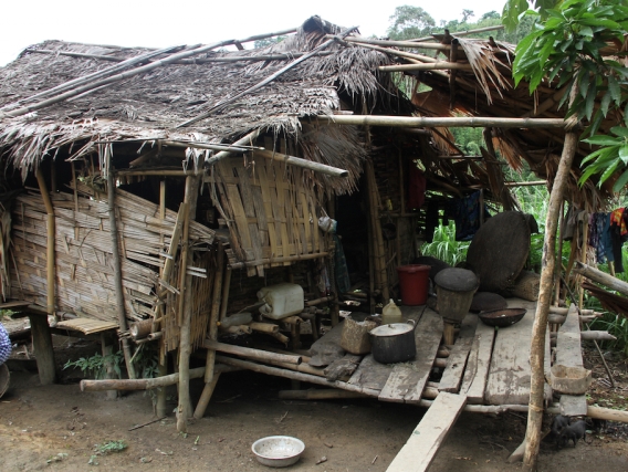 Vụ thảm sát 4 người Thu giữ 7 con dao trong căn nhà nghi phạm