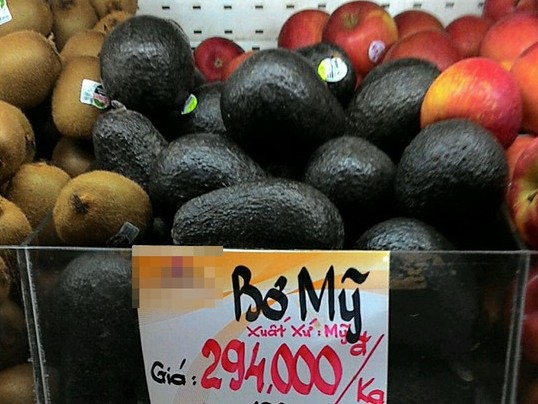 Bơ Việt chất đống, bơ Mỹ giá gần 400 000 đồng kg vẫn bán chạy