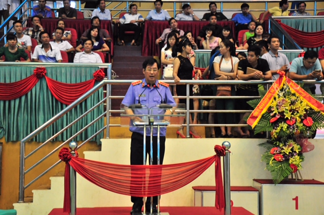 Tiến sĩ Trần Công Phàn, Phó Viện trưởng Viện kiểm sát nhân dân tối cao, Chủ tịch Hội đồng văn hóa thể thao VKSNDTC phát biểu bế mạc giải 