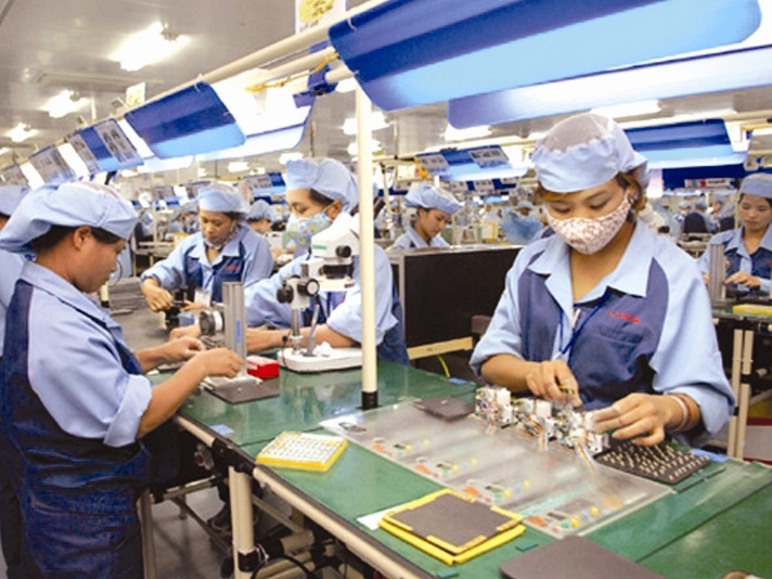 Lao động Việt Nam khi tham gia AEC Cơ hội và thách thức