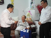 Saigon Co op thăm và tặng quà gia đình chính sách
