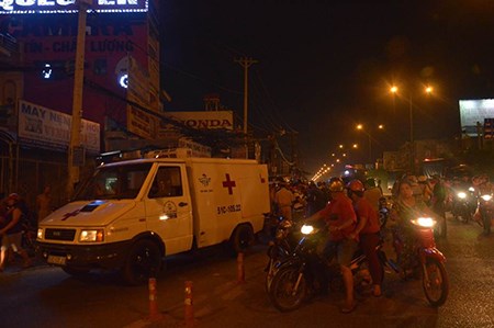 Va chạm xe máy và xe bồn, một người đàn ông tử vong