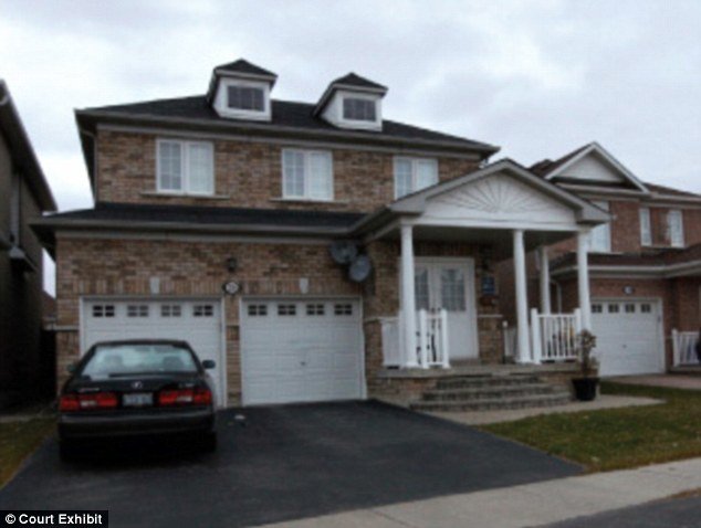 Ngôi nhà tại Markham, Canada nơi xảy ra vụ án mạng ngày 8-11-2010 - Ảnh: Daily Mail