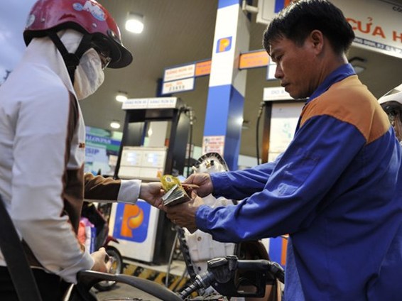Giá xăng không thể giảm hơn do  chính sách