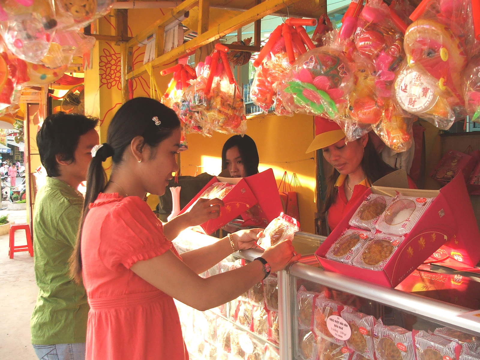 Khởi động mùa bánh trung thu Giá tăng nhưng không lo hàng tồn