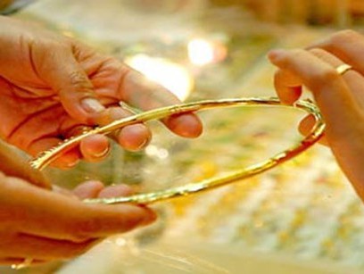 Giá vàng quay đầu giảm mạnh