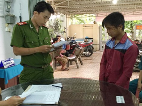 Kẻ cắt cổ người khác sau vụ va chạm giao thông bị khởi tố