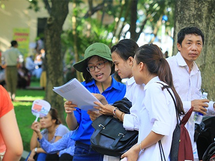 Trận đánh lớn của ngành giáo dục và canh bạc của thí sinh