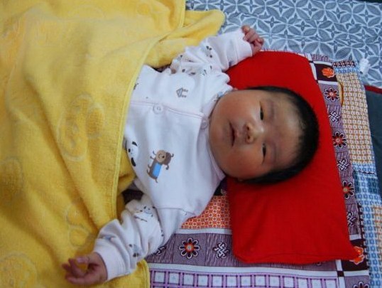 Thêm một em bé khổng lồ được sinh ra tại Trung Quốc