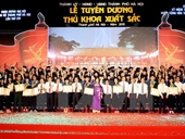 Hà Nội tuyên dương 98 thủ khoa xuất sắc tốt nghiệp Đại học 2015