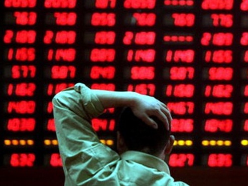 Bão chứng khoán Việt thổi bay thêm 64 000 tỷ đồng