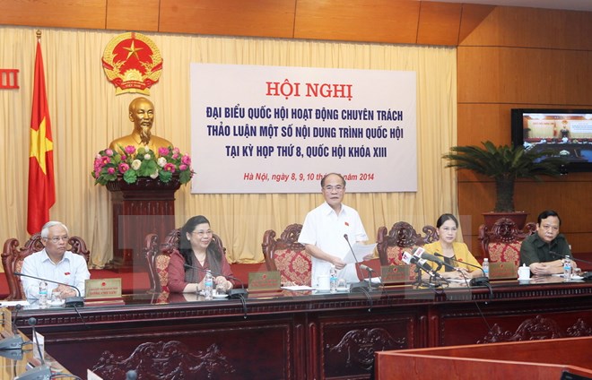 Đại biểu Quốc hội chuyên trách thảo luận một số dự án luật