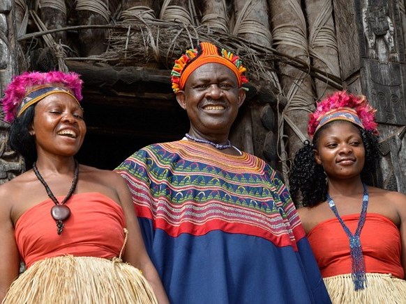 Người đàn ông có 100 vợ