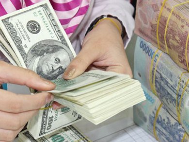 USD chợ đen tăng lên 22 900 NH giữ kịch trần