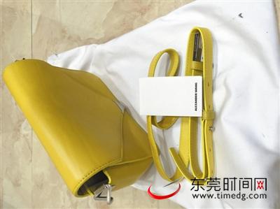 Túi xách Trung Quốc nhiễm chì gây phát ban toàn thân