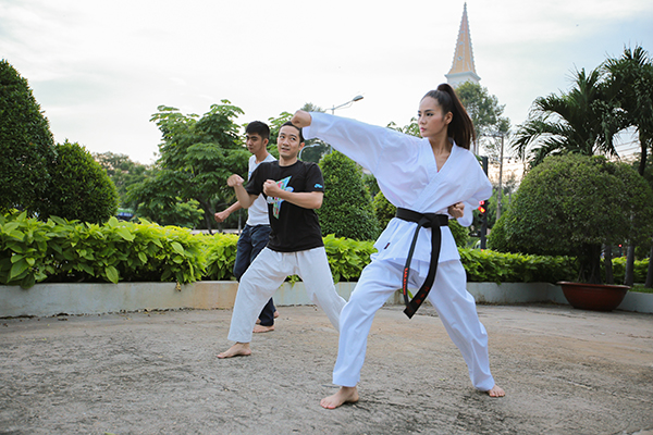 Người mẫu Đại Phỉ Thúy - cô sơn nữ đa tài