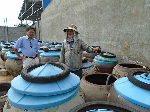 Phan Thiết Các lều nước mắm nhộn nhịp trong vụ cá nam