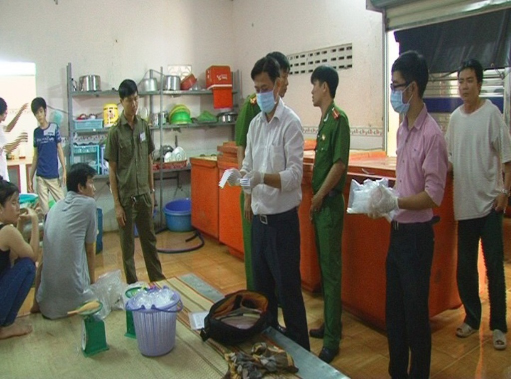 Đã phạt một lần, vẫn trộn hàn the vào chả cá