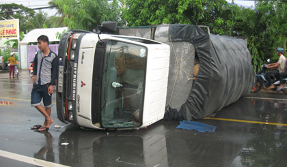 Vượt ẩu gây tai nạn liên hoàn