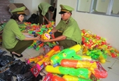 Nghệ An Thu giữ hàng nghìn đồ chơi trung thu bạo lực