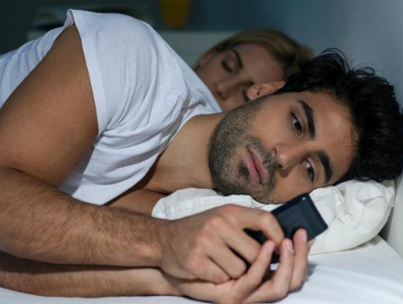 8 dấu hiệu cực chuẩn vạch áo kẻ ngoại tình