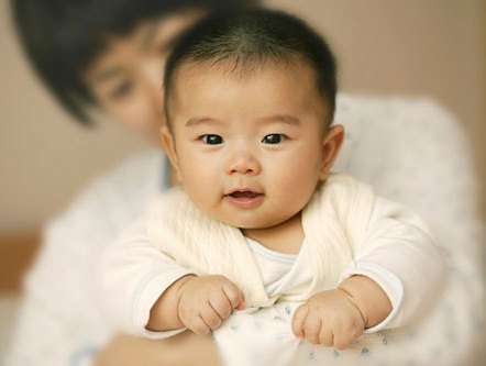 Đảng viên có con ngoài giá thú sẽ bị xử lí thế nào