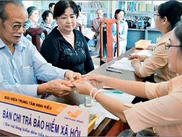 Có thể bảo lưu sổ BHXH để hưởng lương hưu