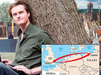 Chàng sinh viên đi học bằng máy bay để tiết kiệm tiền nhà