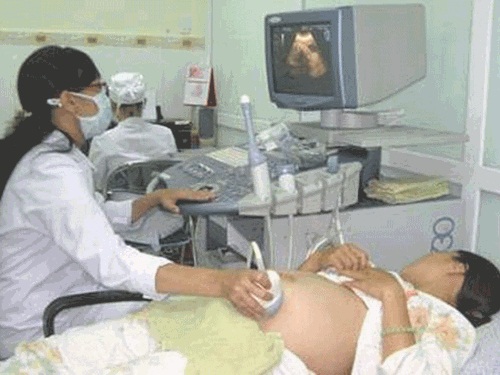 Băn khoăn quanh đề xuất cấm tự do phá thai trên 12 tuần tuổi